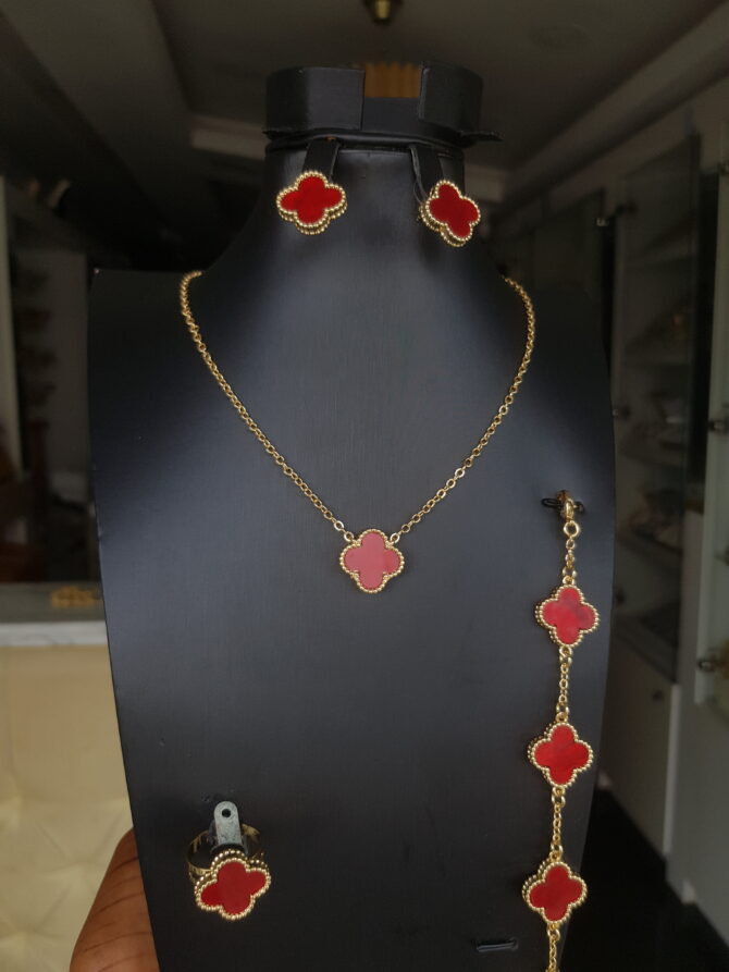 Red Costume Vancleef Short-Chain Sets